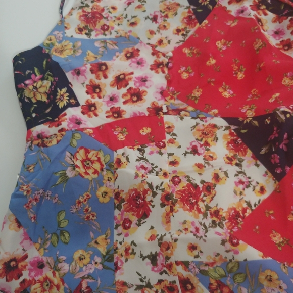 Gilli Multi Floral Patchwork Slit V-Neck Dress - Picture 7 of 7